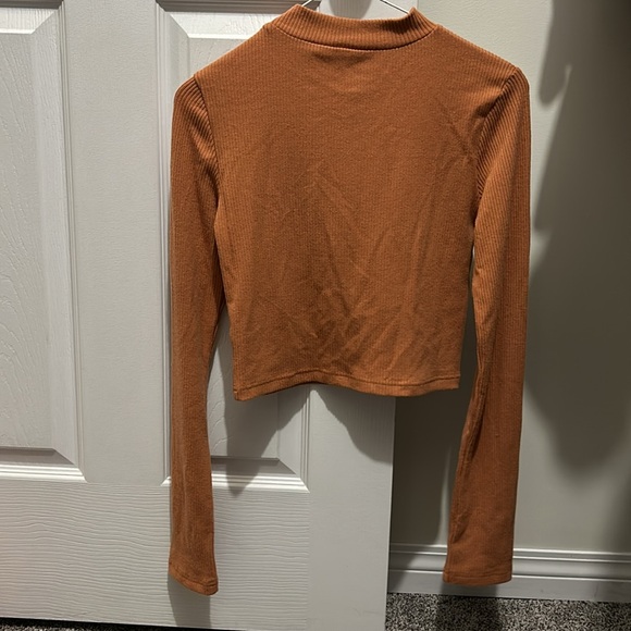 Long sleeve crop top - Picture 2 of 3